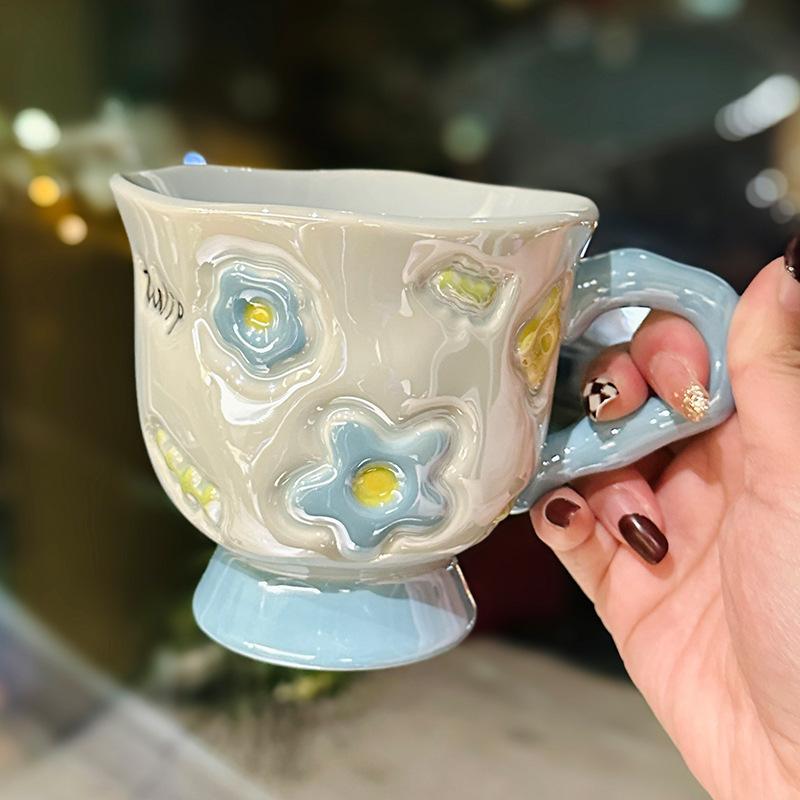 

Personalized and Creative Pearlescent Three Dimensional Flower Ceramic Mug Pink and Girlish Home Water Cup Tall Glass As A Souvenir 380ml