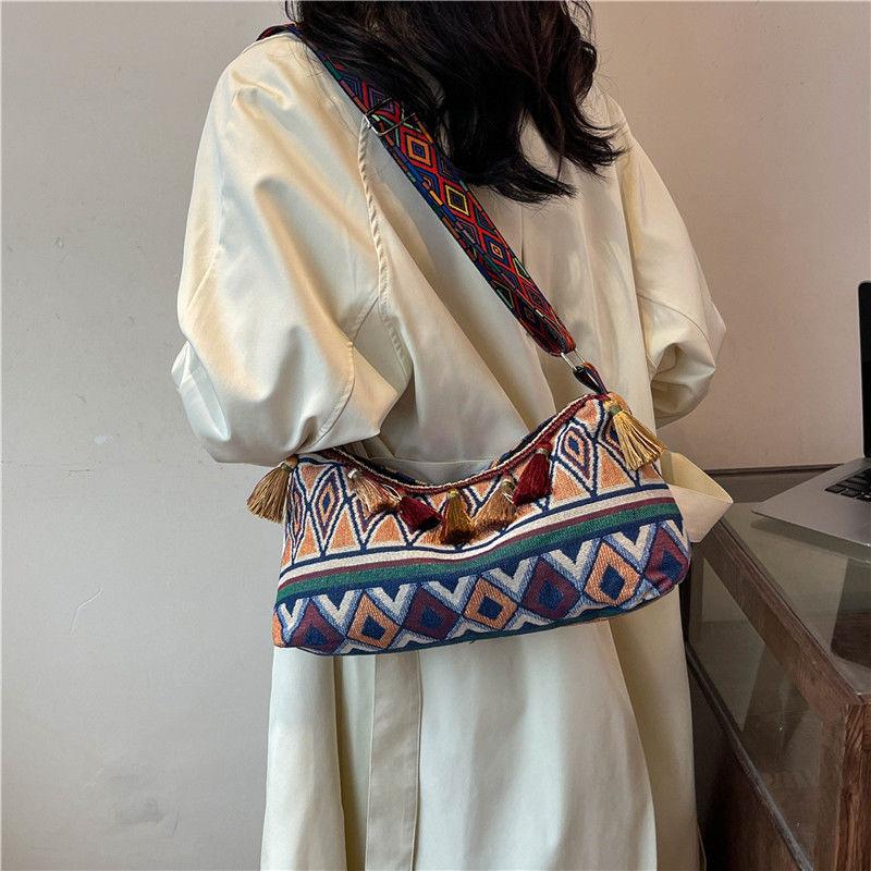 Female Ethnic Style Large Capacity Bag Tassel Bag Tote Bag Crossbody Bag Simple and Beautiful Shoulder