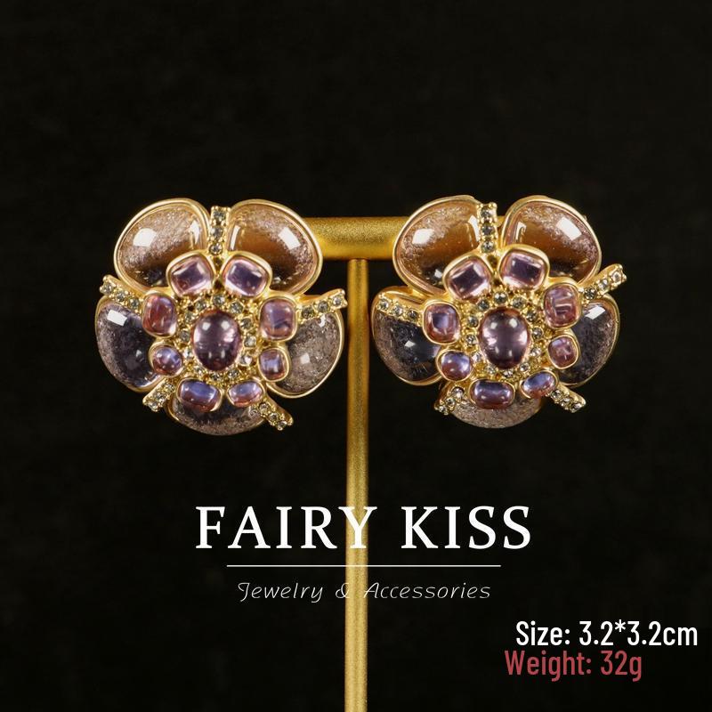 Gebrauchtes lila Schmuckset mit Pfirsichblüten-Motiv, zweilagig: Halskette und Ohrstecker aus 925er Silber im exquisiten Hofstil.