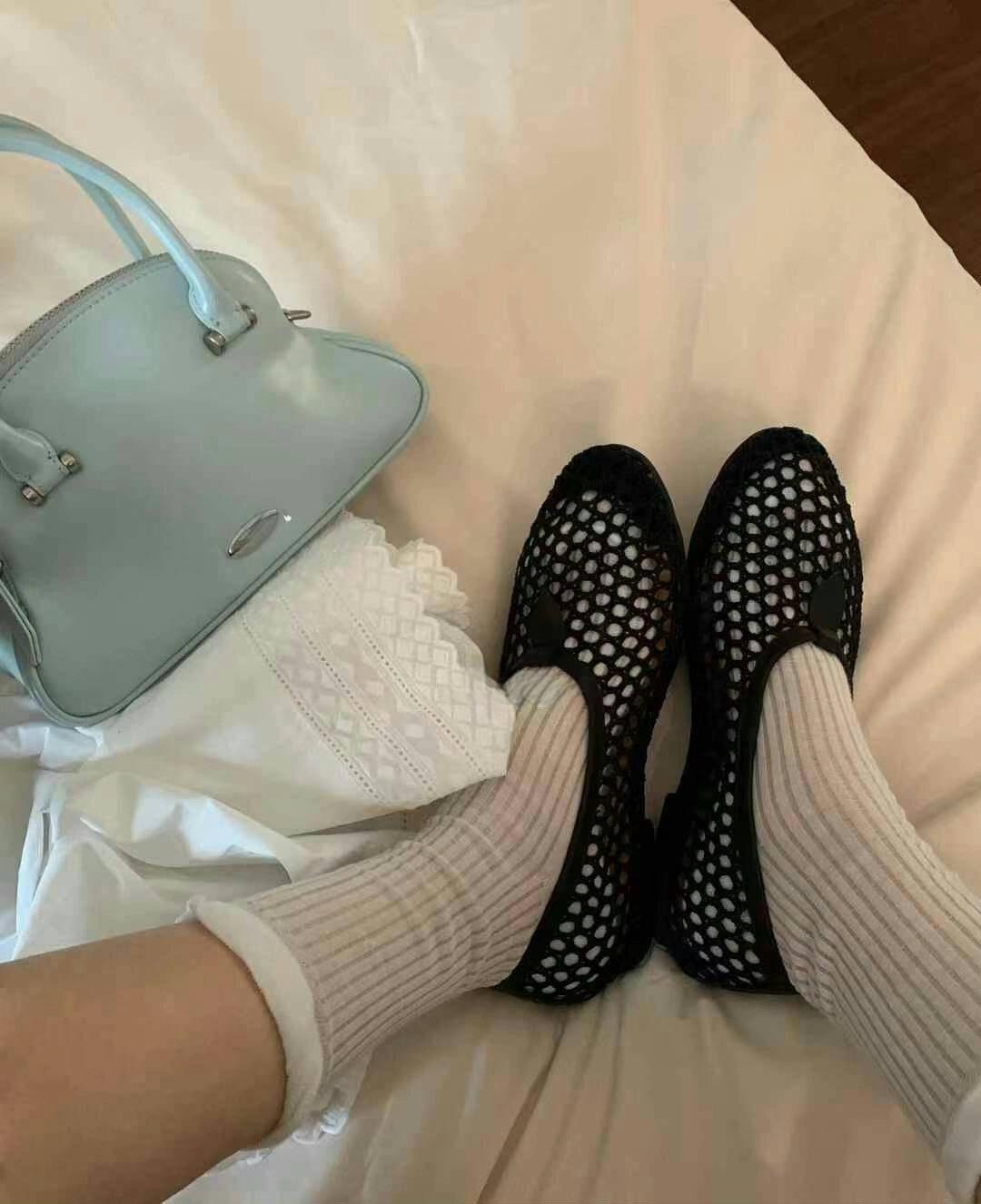 

Модные женские сандалии Летние новые роскошные шлепанцы с круглым носком Цветовая гамма Плоские Домашние Удобные Плоские Пляжные сандалии Zapatos De Mujer 40 чёрный