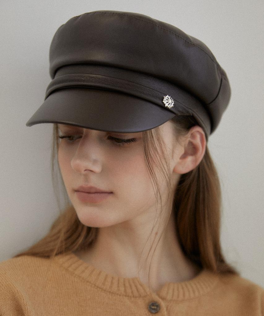 Tatiana Urbanic Leather Sailor'S Cap Ht8151 2 Colors