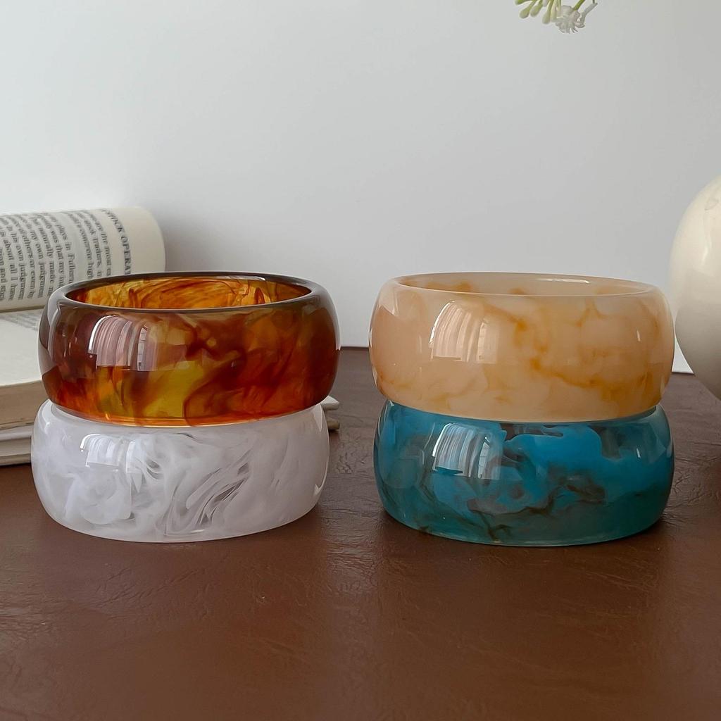 Breite Geometrische Harz Armspange – Retro High-End Damenschmuck