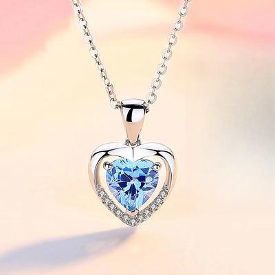 Halskette mit Liebesanhänger im koreanischen Stil für Frauen, eingelegt mit österreichischen blauen Kristallelementen, Valentinstags-Accessoires, Schlüsselbeinkette