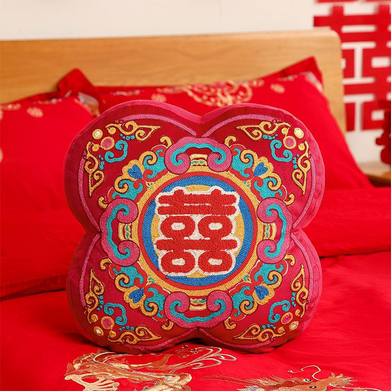 Chinese Red Embroidery Throw Pillow Chinese Traditional Wedding Room Decorative Pillow Engaged Bedding Layout Decor Cushion