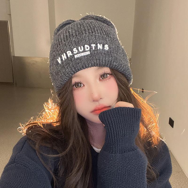 Women's Autumn and Winter New Korean Version of Versatile Treasure Warm Letter Knitted Hat Student Face Small Fashion Hat Women