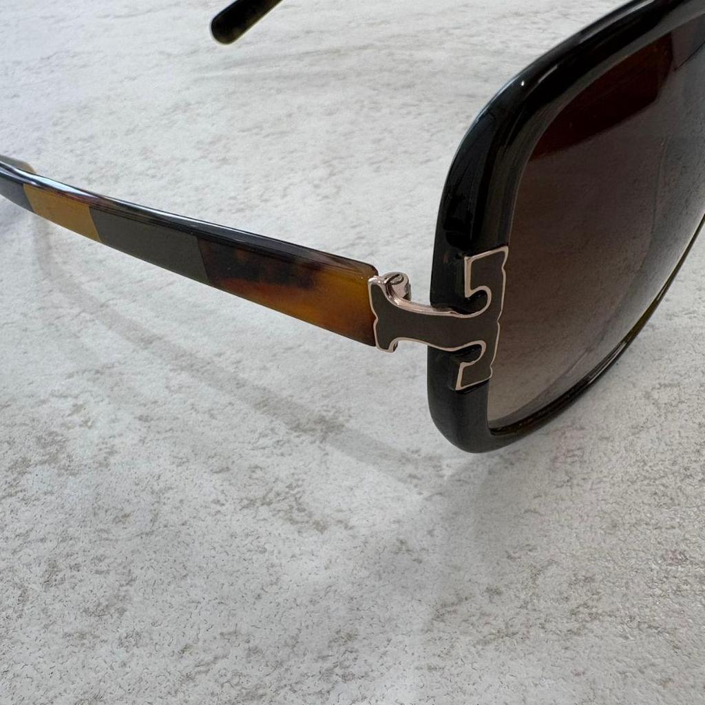 Used Beautiful itemTORY BURCH Tory Burch sunglasses with case