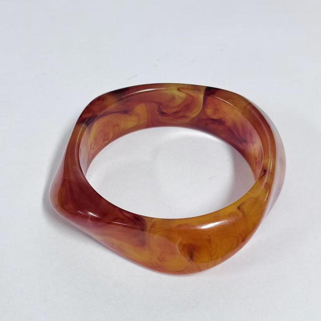 Retro Macaron Color Bangle: Stylish Women's Fashion Bracelet with Unique Niche Design