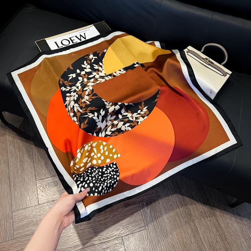 New silk scarf women's fashion versatile high-end small square scarf Korean version neck protection scarf spring and autumn retro scarf binding bag
