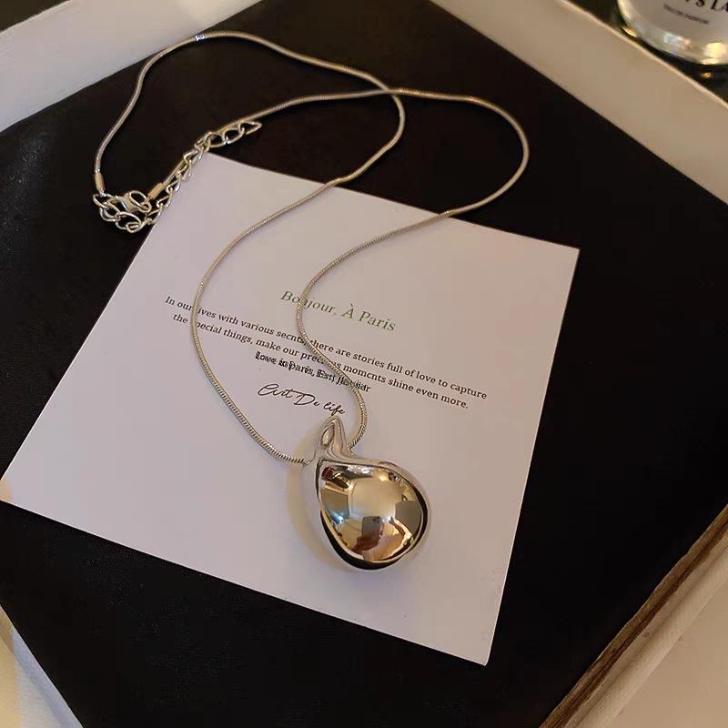 European-American Teardrop Punk Necklace: Glossy, Exaggerated, Stylish Party Jewelry.