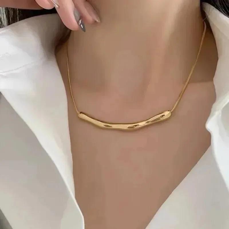 Fashion Metal Oval Pendant Necklace for Women Long Luxury Sweater Chain Charm Thin Chain Necklace Party Elegant Jewelry Gifts
