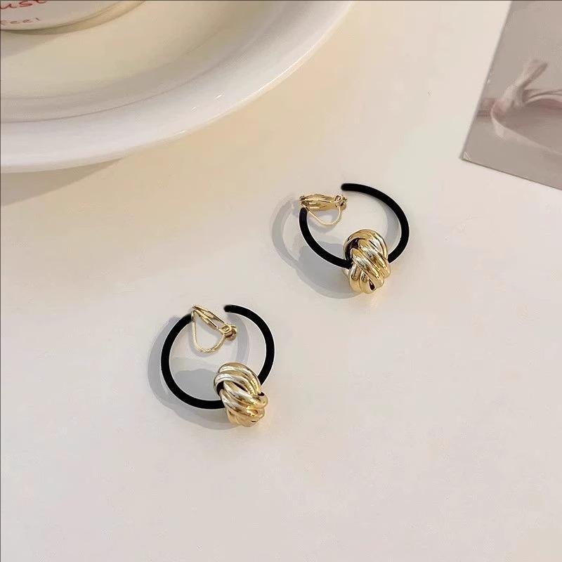 

Female Retro Unique Temperament Earrings 1 pair of earrings