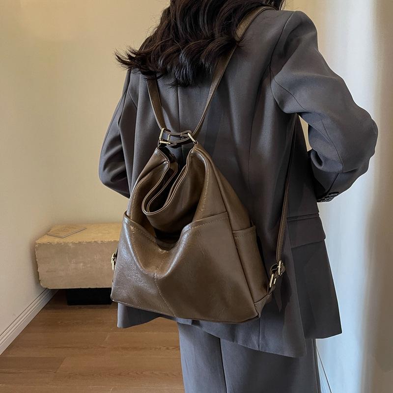 Commuter backpack women's high-end sense large-capacity shoulder bag popular retro versatile tote bag