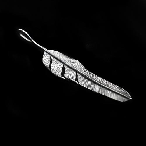Helldorado Hd Feather Pendant 03