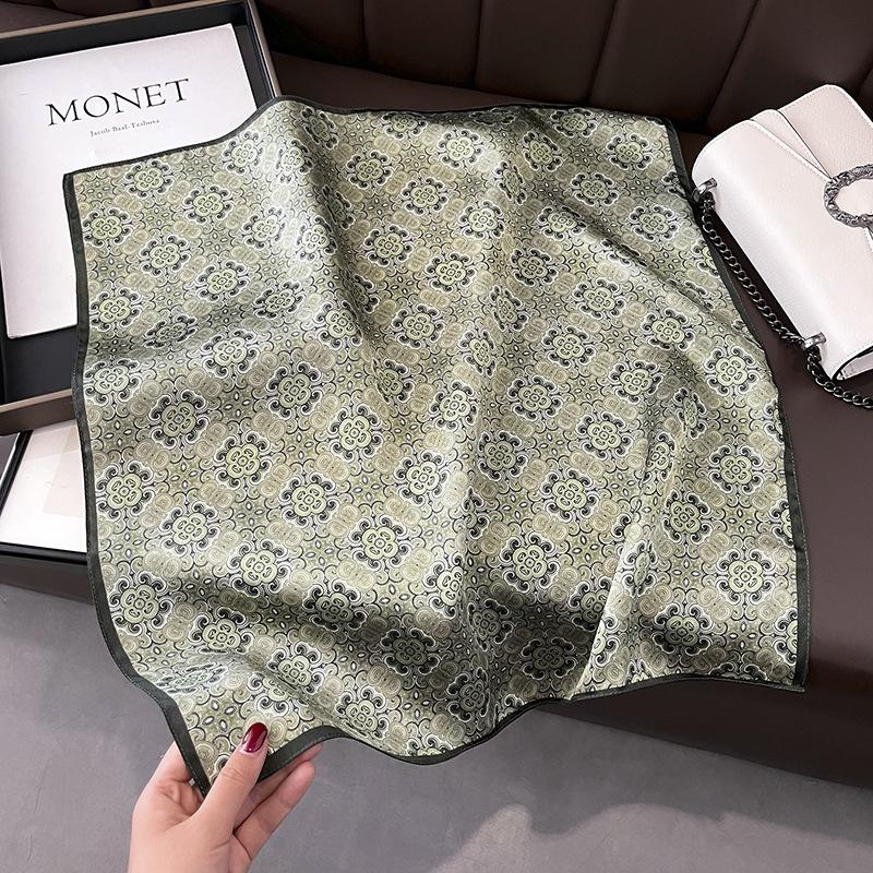 Silk scarf small square scarf women s 100% mulberry silk Korean version versatile decorative retro silk scarf small scarf small silk scarf 53*53