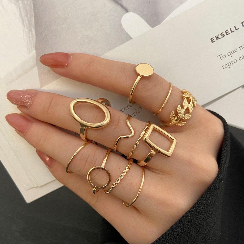 10-Piece Star and Moon, Heart, and Leaf Knuckle Ring Set - Creative Retro Women's Rings