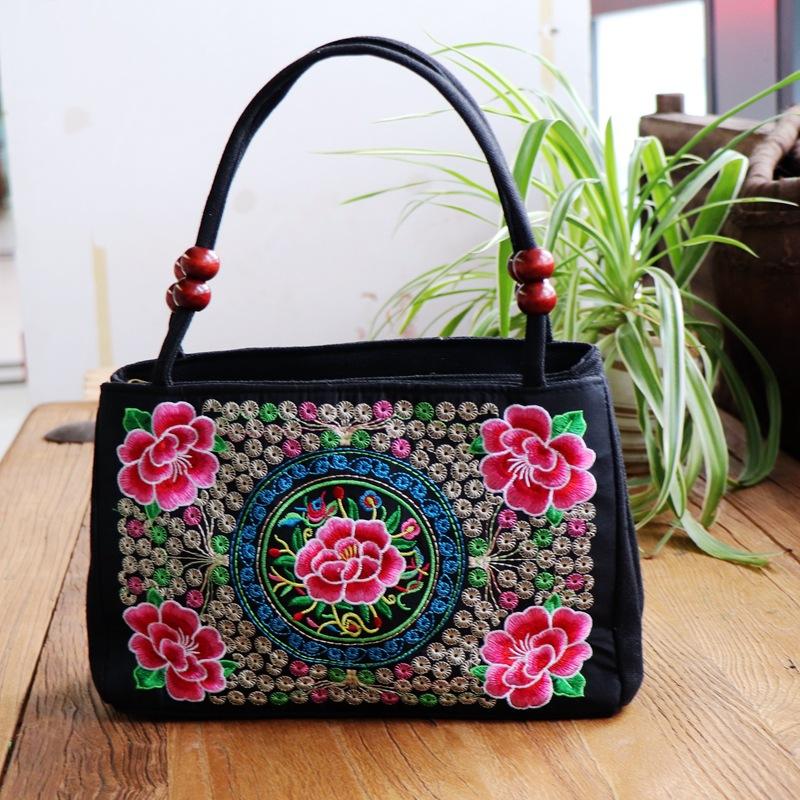 2026 New Fashion Embroidery Women Small Handbags National Floral Embroidered Lady Top-handle Bags Single-layer Beading Falp Carrier
