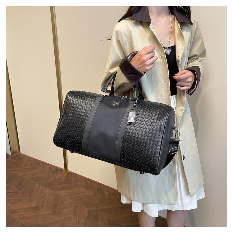 Men's Large Capacity Korean Style Casual Business Travel Shoulder Bag