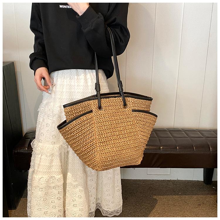 Simple straw woven bag spring and summer new woven bag seaside vacation tote bag large capacity armpit bag