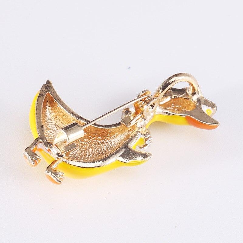 Fashion Cute Dripping Duck Brooch Alloy Yellow Animal Pin Simple Clothing Accessories Pendant Dual-use Fashion Accessories