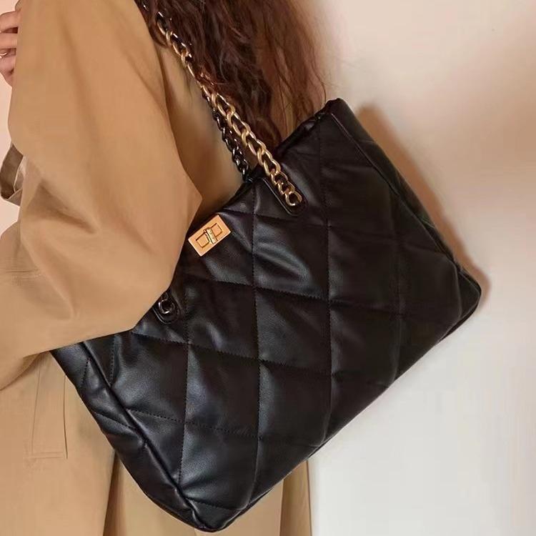 Large Capacity Diamond Chain Bag Women's 2025 New Trendy Fashion Texture Niche Tote Bag Versatile Shoulder Bag Women