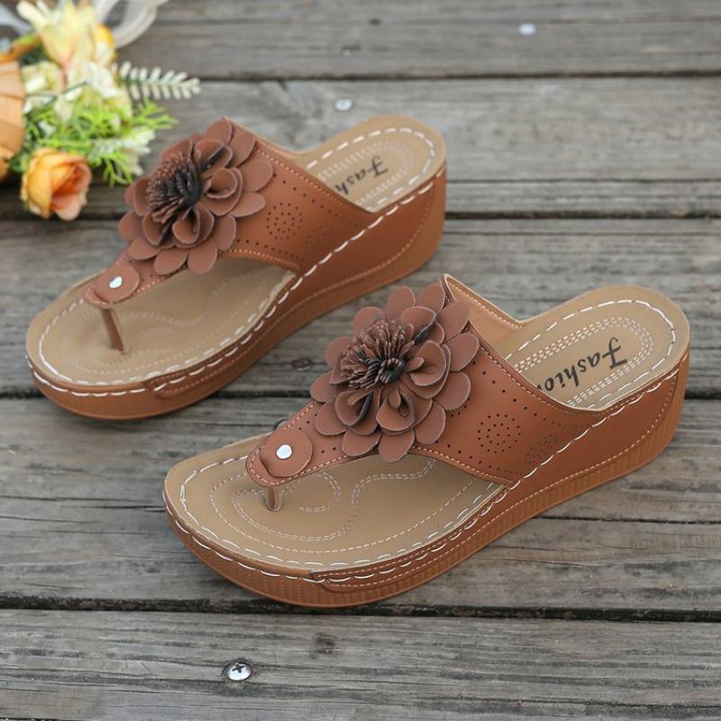 Summer new large size shoes flower slope heel open toe wearing slippers women's sandals