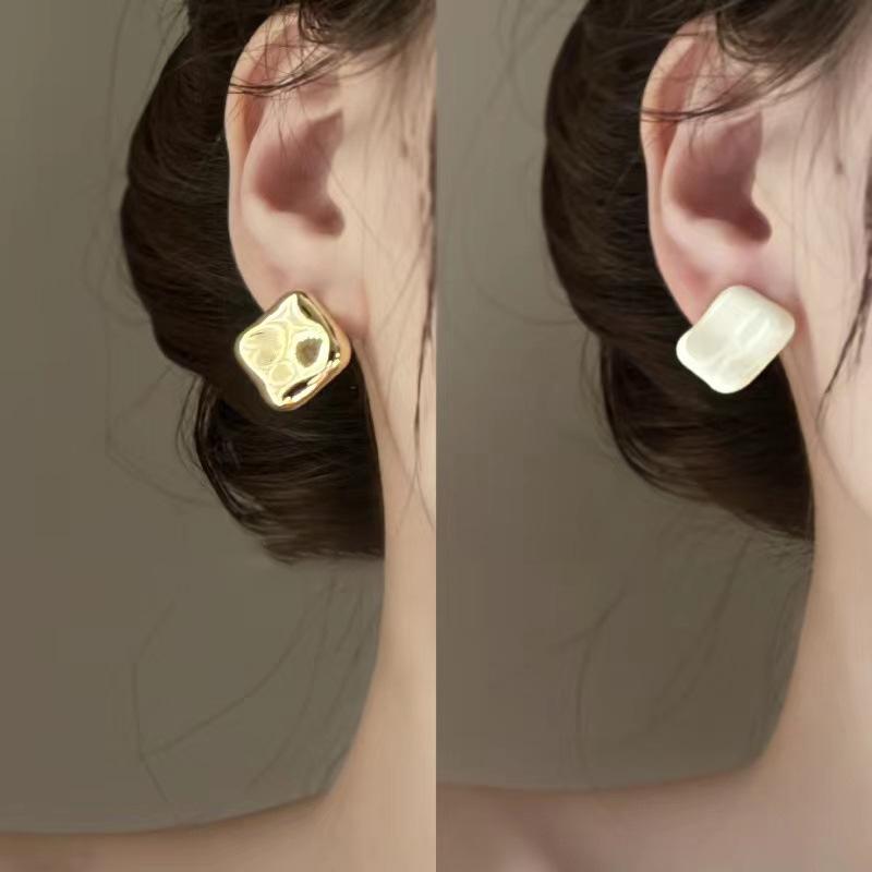 Retro French Asymmetrical Metal Earrings with Coconut Cream Drip Design