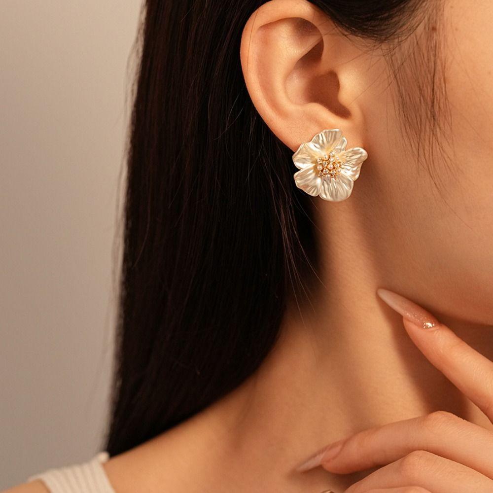 Creative Flower Earrings Light Luxury Ear Stud Gift Camellia Studs Earrings  Party Jewelry