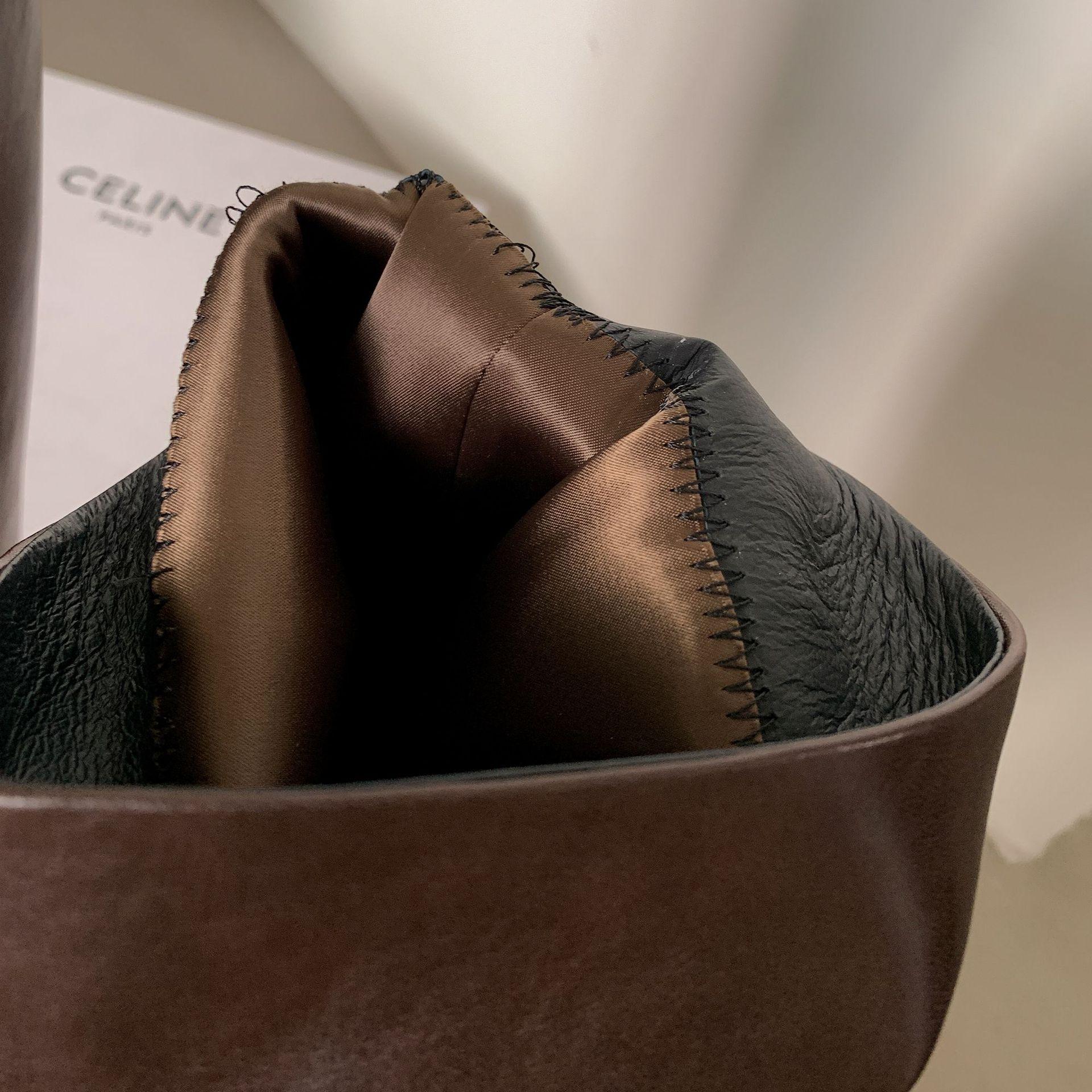 

Годовая оплата~ 2025 зима полностью кожаные в британском стиле, но до колена рыцарские сапоги европейский и американский темперамент свободные на низком каблуке сапоги 39