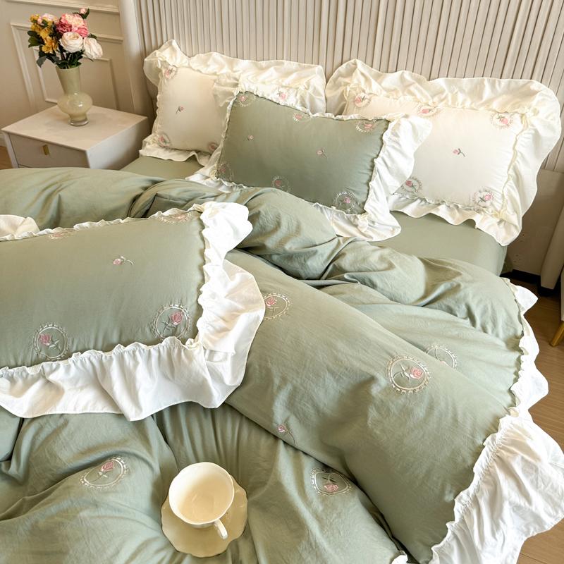 4PCS Elegant Rose Embroidery Girl Bedding Set Lace Duvet Cover Set(1*Duvet Cover + 1*Bed Sheet Or Fitted Sheet + 2*Pillowcase)