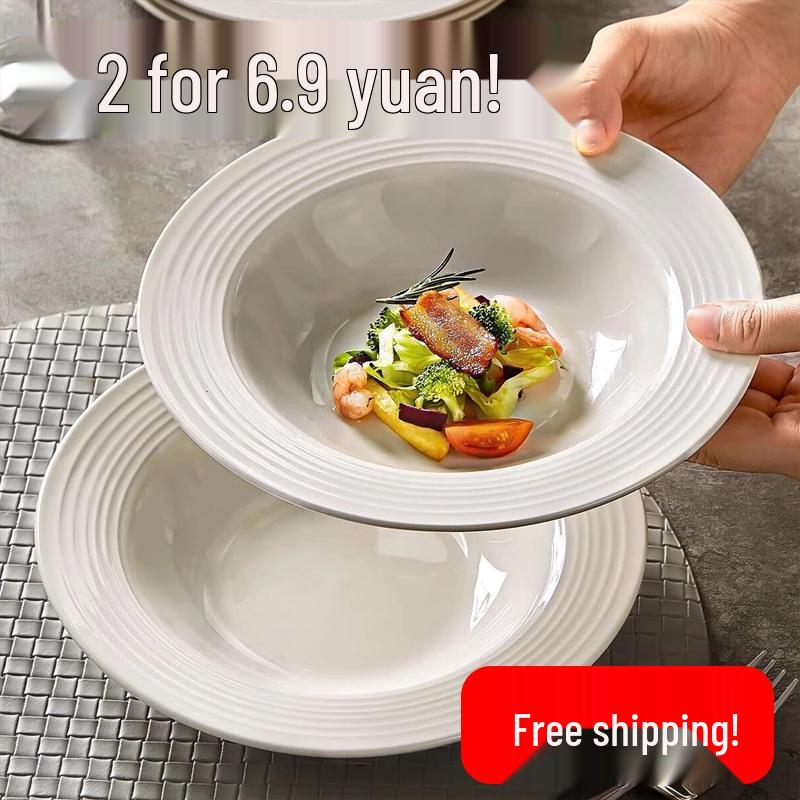 Sada dvou 8,75palcových čistě bílých rýhovaných keramických jídelních talířů na těstoviny/západní jídla