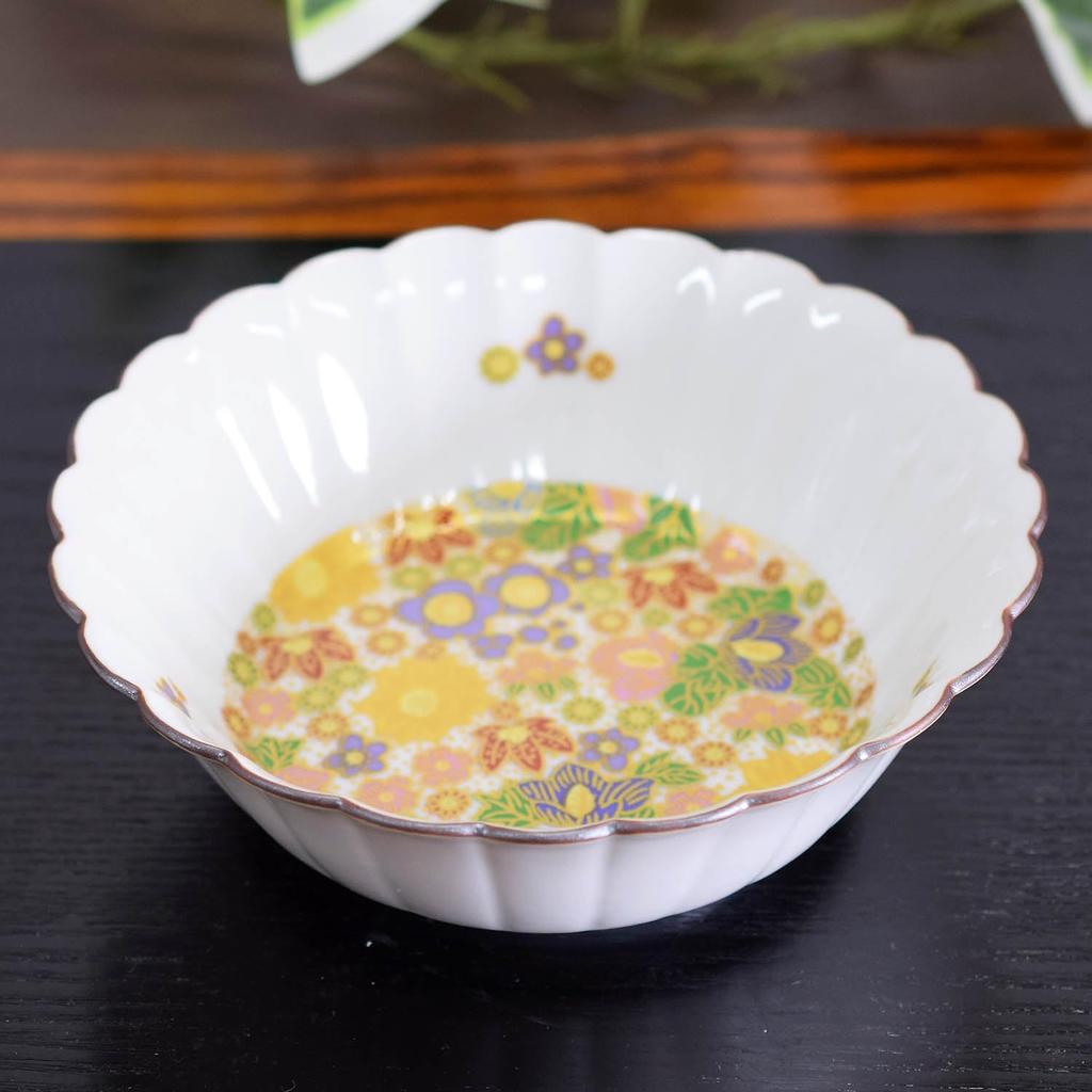 Waza no Stylish Japanese Kutani ware bowls with flower perfect for Japanese Serving made in Kura tableware, motifs, high-quality ceramic, cuisine.