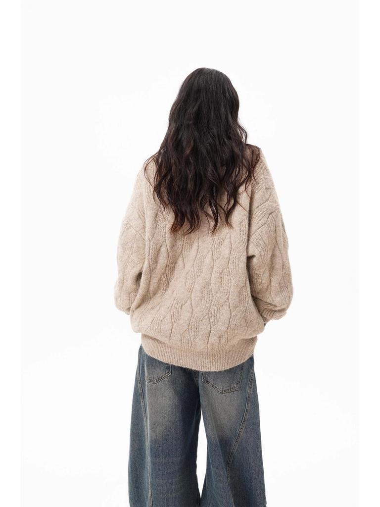Men's Retro Cable Knit Sweater - Loose Fit, Round Neck, Autumn/Winter Pullover.