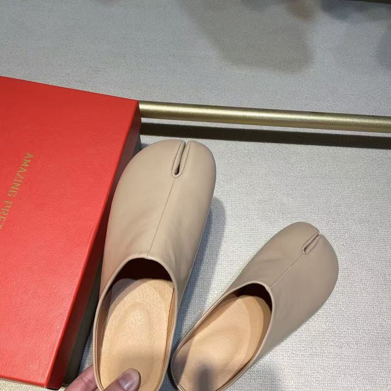 Retro flat bottom niche sub-toed pig's trotters Doudou single shoes women's shoes new autumn pig's feet horseshoe bag head