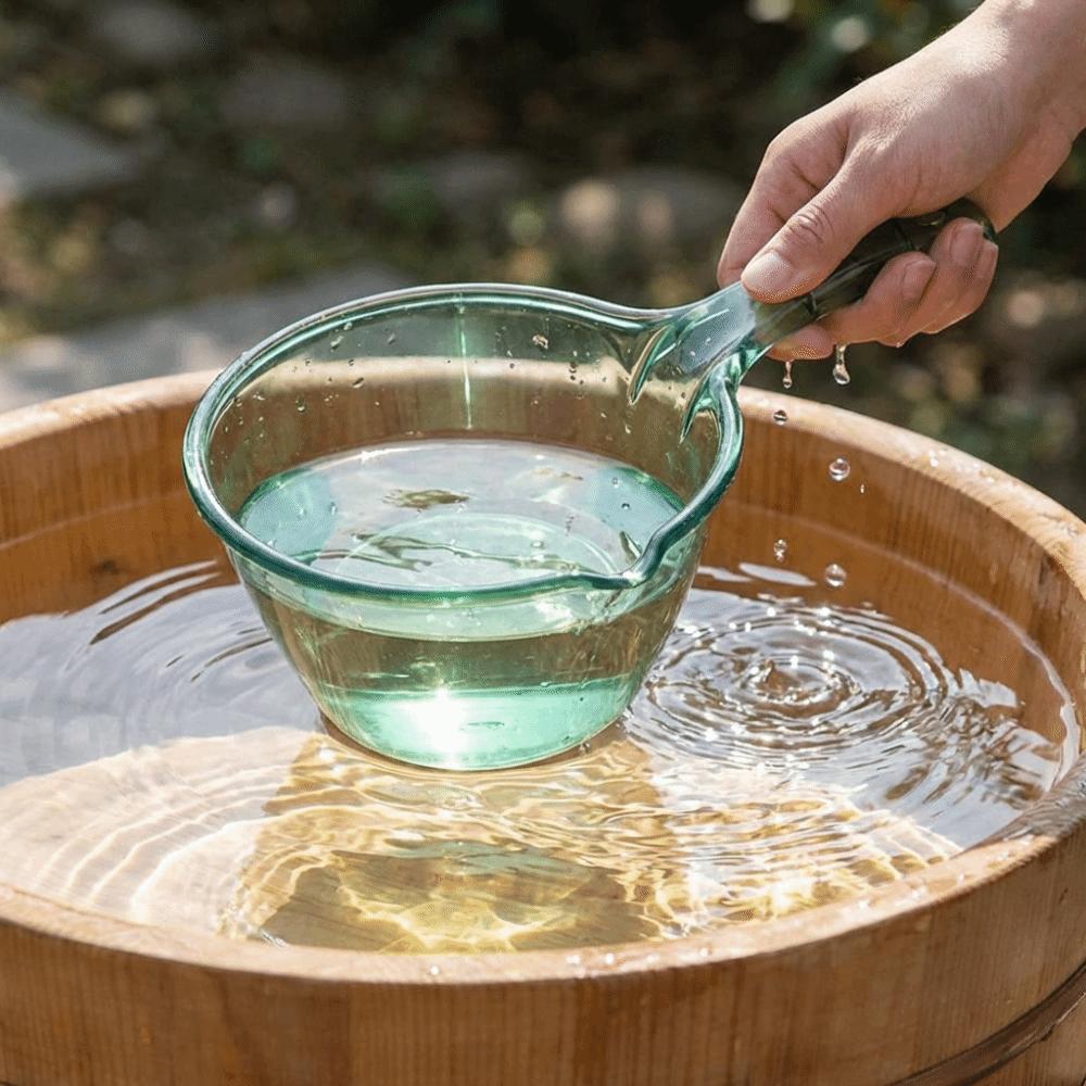 Transparent Water Ladle Plastic Water Dipper Practical Bath Water Spoon  Water Splashing Festival