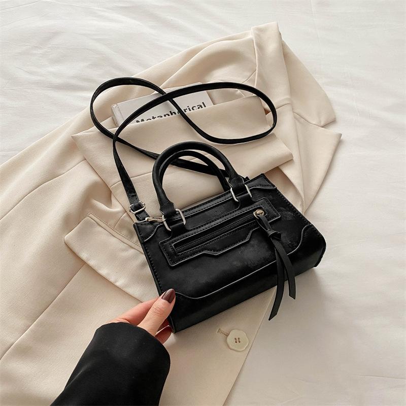 2024 spring beautiful new Korean version handbag personalized trendy texture retro bag women's bag shoulder messenger women's bag