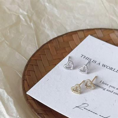 Kolczyki sztyfty w kształcie serca z cyrkonią ze srebra próby 925 pozłacane 18-karatowym złotem - Świeża, kreatywna, wszechstronna biżuteria damska