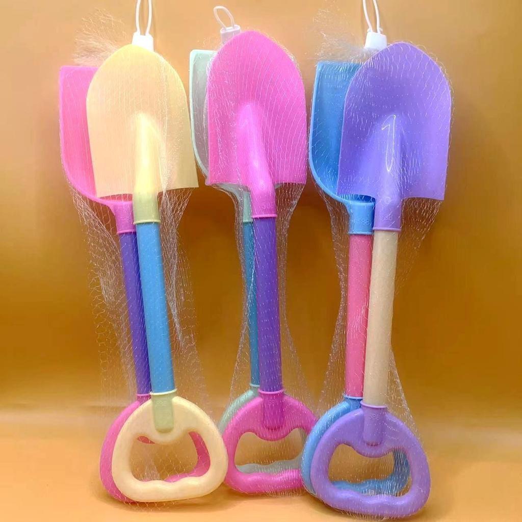 Children's Snowball Molds: Duck, Heart Shapes, and Snowball Fight Toys Set.