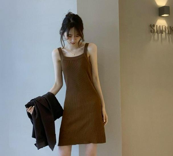 Women's Korean-Style Knitted Spaghetti Strap Dress - Slimming & Flattering, Perfect for Spring and Autumn Layering