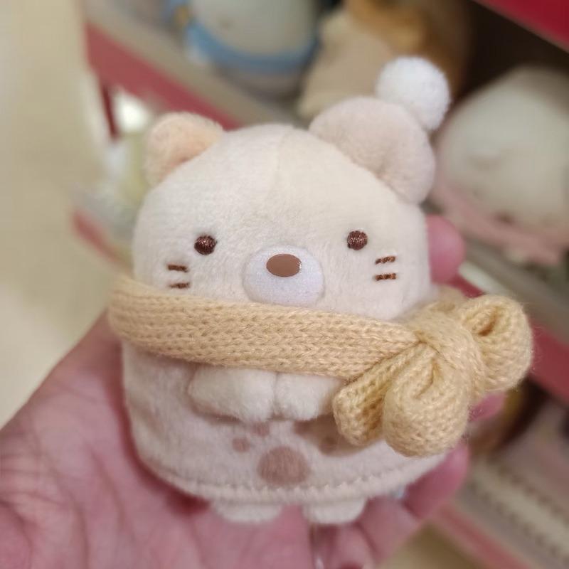 NEW Winter Collection SumikkoGurashi Plush Ornaments Sumikko Gurashi Figurine Scarf Neko Cartoon Kawaii Cat Stuffed Animals Toy
