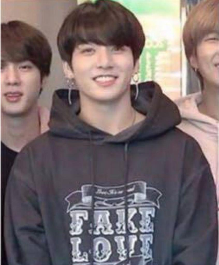 [USED] BTS FAKE LOVE Hoodie Pop-Up