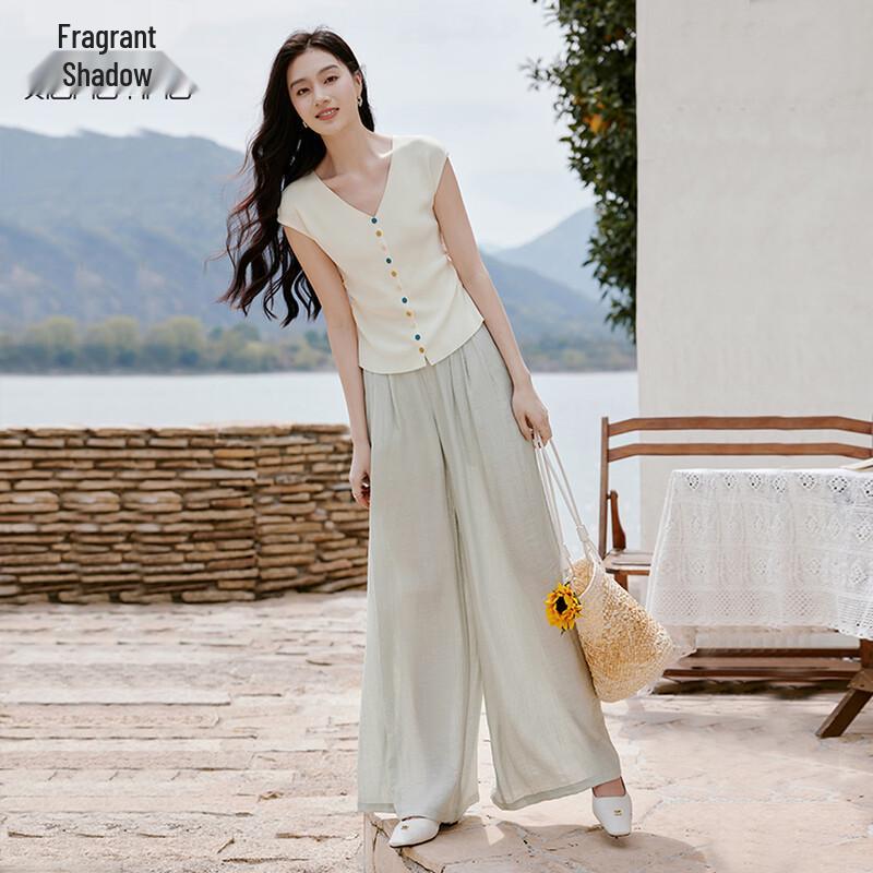 Xiangying Women s Pleated V-neck Knitted Top L