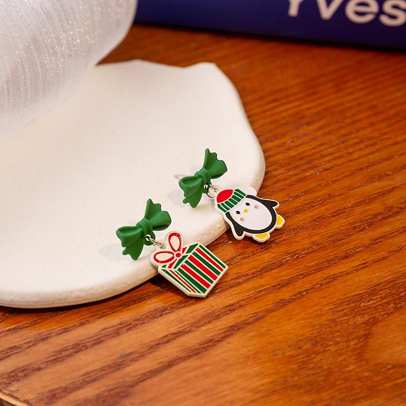 Autumn And Winter New Product Christmas Series Stud Earrings Holiday Festive Christmas Tree Snowman Earrings Women