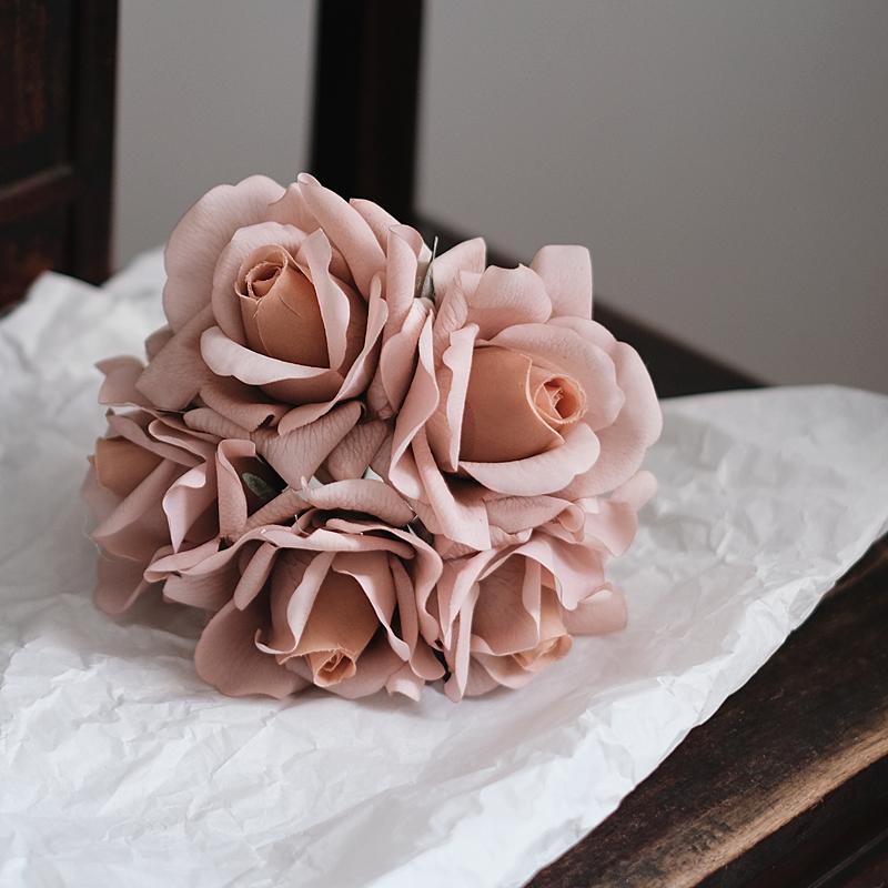 5-Head Real Touch Rose Flower Bouquet Beige Latex Silk Roses for Weddings Handmade Artificial Flowers with Real Touch Effect