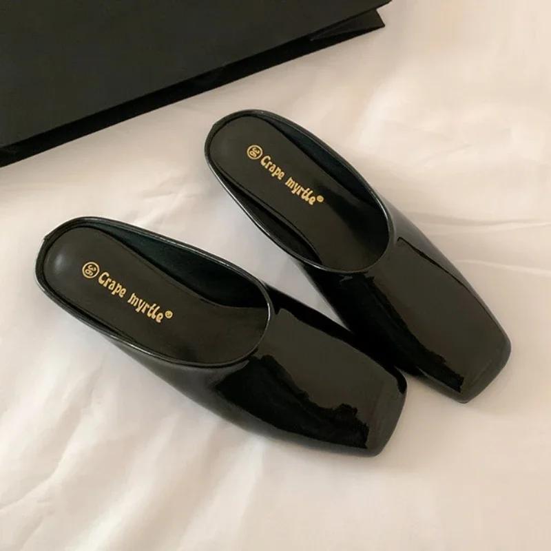 Fashion Fashion Red Square Toe Flat Slippers Women High Quality Patent Leather Mules Luxury Brand Designer Sandals Sandalias De Mujer
