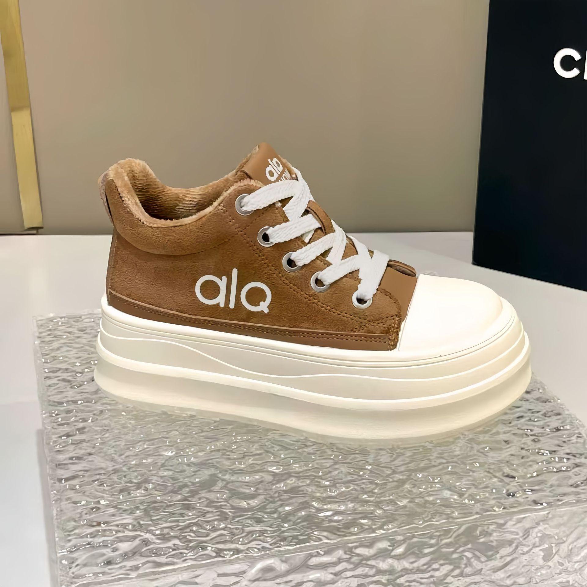 

Muffin thick-soled non-slip small board shoes women s autumn 2025 new fashion versatile sports casual white shoes 40 верблюд