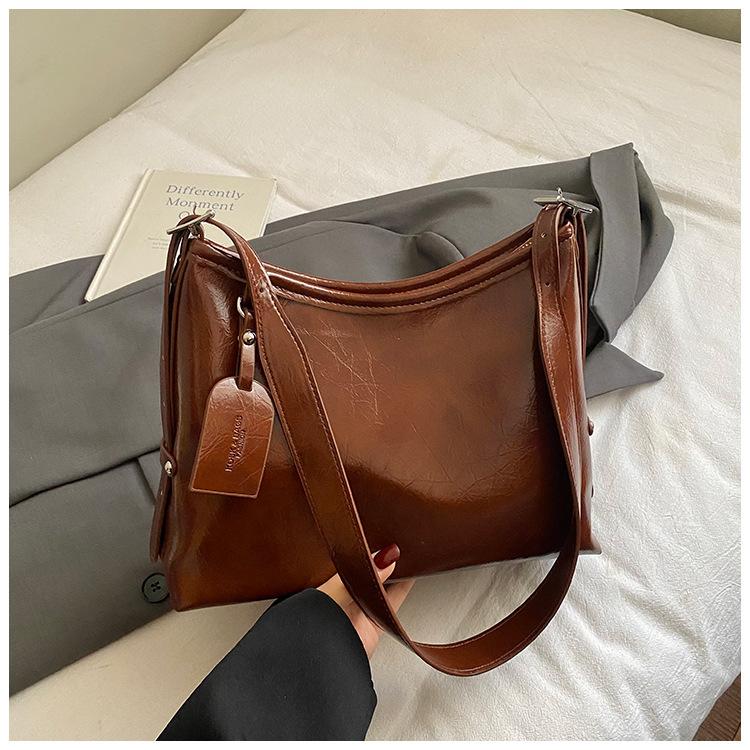 Зимняя женская сумка-тоут большой емкости, европейская и американская текстура, нишевая мода, простая сумка через плечо коричневый