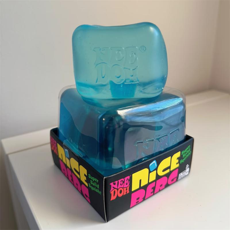 Needoh Nice Cubo Giocattolo Rosa 7.5cm Gigante Scintillante Trasparente Maltosio Sensoriale Impastare Allungare Sollievo dall'Ansia Autismo ADHD Svago Regalo