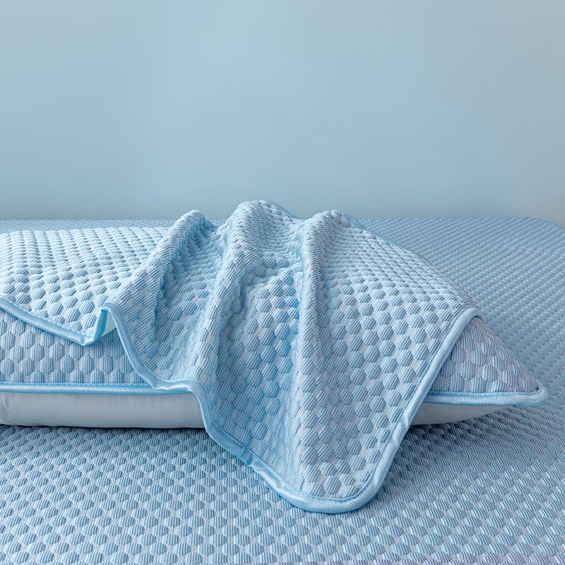 

Пара пилозахисних наволочок для готелю, дому, гуртожитку 48*74 Single