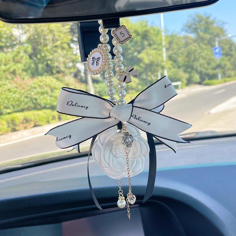 Pearl Camellia Flower Tassel Car Pendant Gypsum Aromatherapy Auto Rearview Mirror Hanging Ornaments Decoration Accessories Girls
