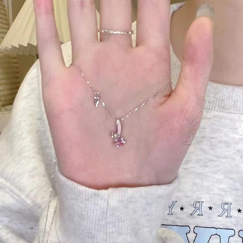 New Pink Bunny Necklace Female Rabbit Carrot Collarbone Chain Rabbit Natal Birthday Gift